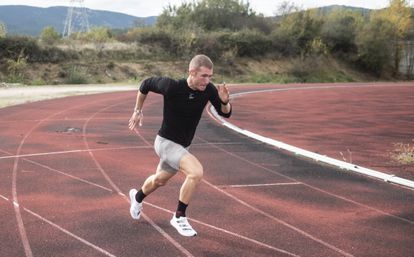 Álex Díaz, realiza pruebas de atletismo cada día.