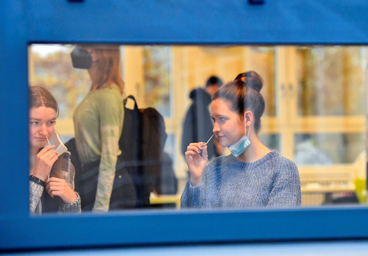 Alemania endurece las restricciones a los no vacunados y obligará a inmunizarse a sanitarios y trabajadores de residencias