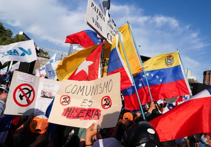 Seguidores de José Antonio Kast durante uno de sus actos de campaña.