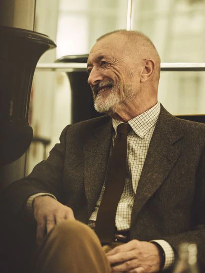 "Cuando dejé mi vida de reportero, necesité un lugar donde protegerme. Me construí poco a poco una especie de torre en la que me metí. Con libros leídos y por leer", cuenta el escritor.