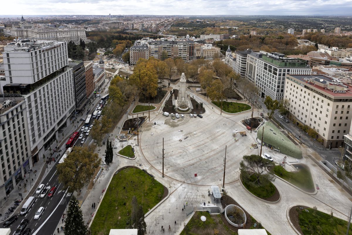 La nueva plaza de España, el corazón de ocho enclaves históricos de Madrid