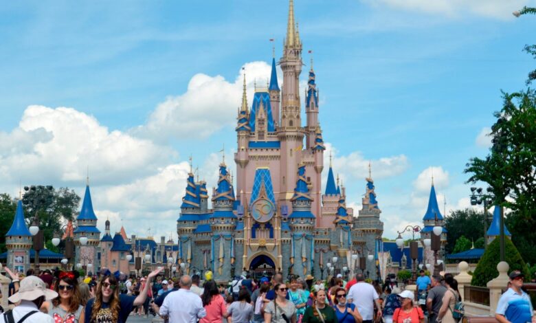 Disney pausa venta de la mayoría de sus pases anuales