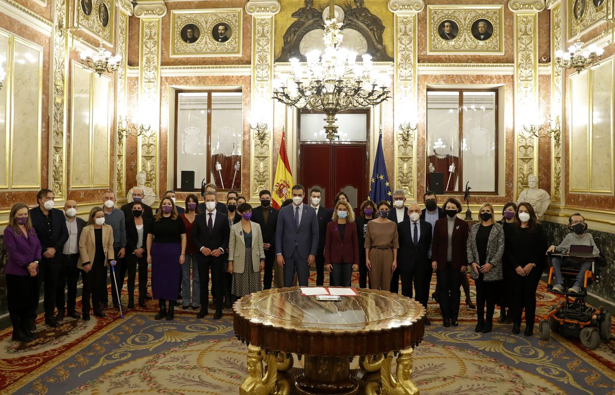 Todos los grupos políticos salvo Vox ratifican el Pacto de Estado contra la Violencia de Género