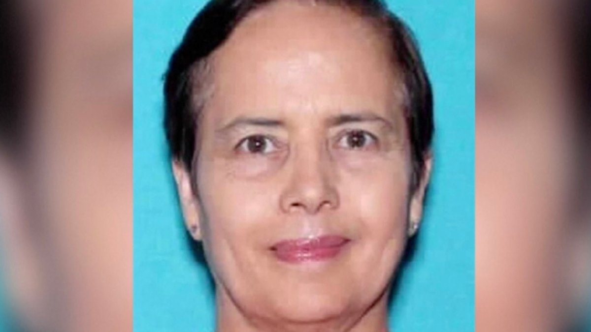 Adolescentes acusados de matar a maestra de español se declaran inocentes