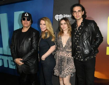 Las "joyas de la familia" al completo: Gene Simmons con su esposa Shannon Tweed y los hijos de ambos, Sophie Simmons y Nick Simmons en un estreno en 2019 en Los Ángeles.