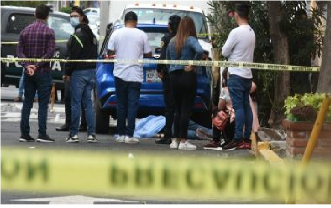 7 muertos: Hallan cuerpos desmembrados dentro de un taxi