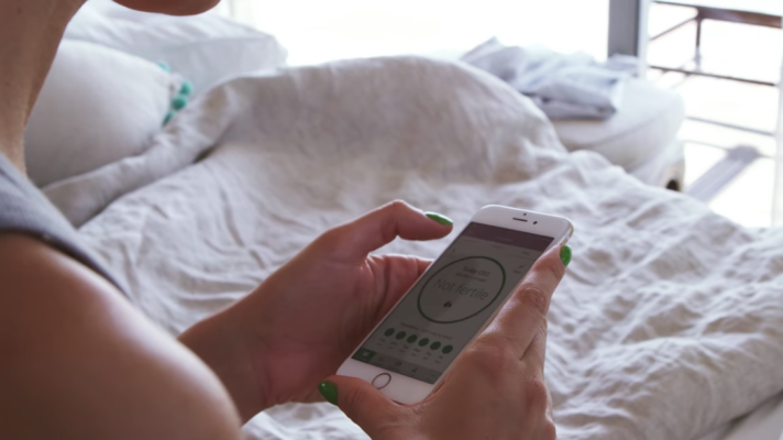 Aplicación de anticoncepción Natural Cycles indicada para aclarar los riesgos del embarazo