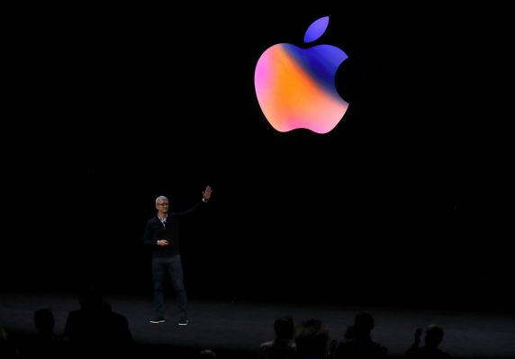 Apple se acerca a una capitalización de mercado de $ 1 billón, ya que despeja otro trimestre antes de las expectativas