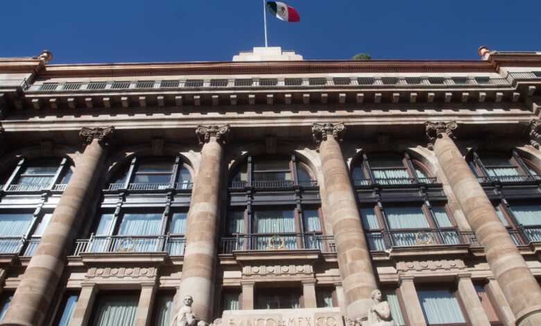 Banxico eleva a 5% tasa de interés y pronóstico de inflación a 6.8%