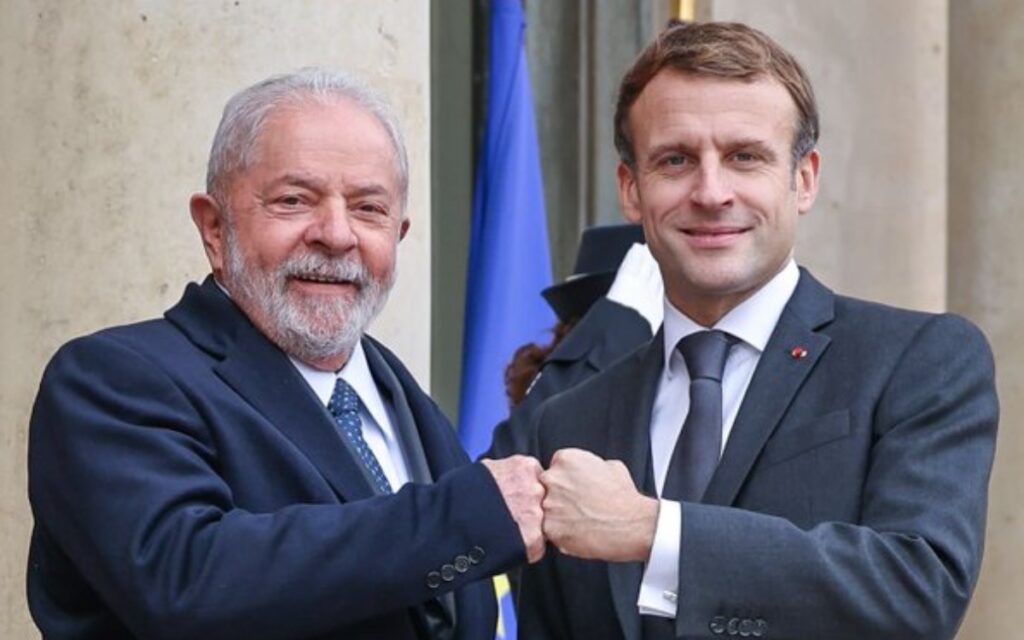 Bolsonaro 'truena' contra Macron por recibir a Lula en palacio del Elíseo