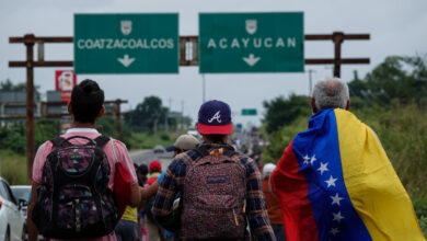 Caravana migrante hace parada en Acayucan, Veracruz | Fotos