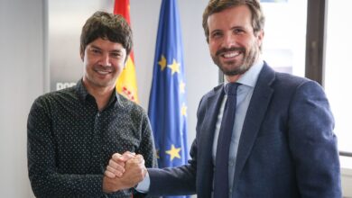 Casado se reúne con Yunior García y exige a Sánchez que lidere la posición de la UE contra la “dictadura terrible” en Cuba