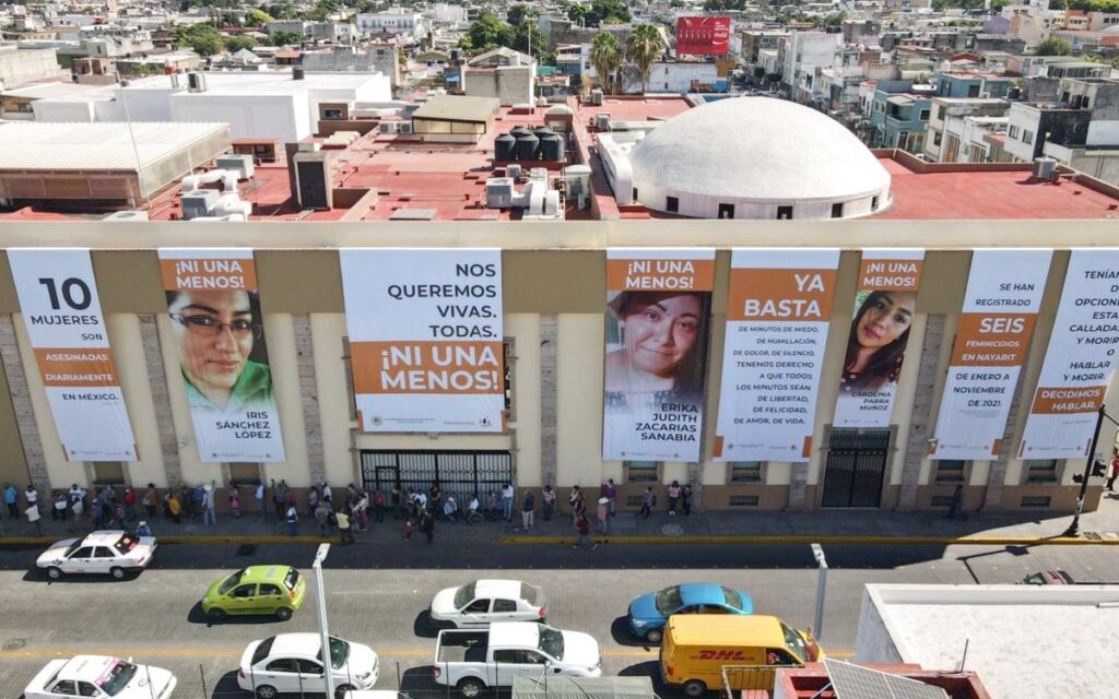 Colocan 'Muro de Honor' para víctimas de feminicidio en el Congreso de Nayarit