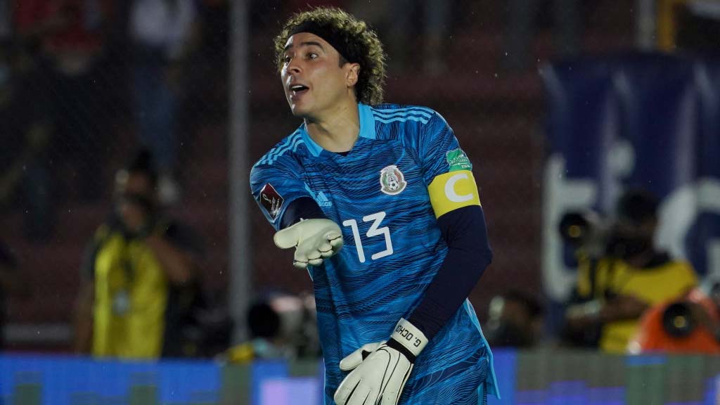 Con errores de Ochoa ante Canadá, el Tri cae al tercer puesto en las eliminatorias para Qatar 2022