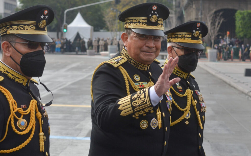 “Cuando los militares se meten en política partidista la democracia peligra”: Vivanco