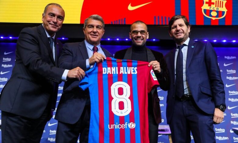 "(Dani) Alves contagiará su carácter ganador al equipo": Joan Laporta | Video