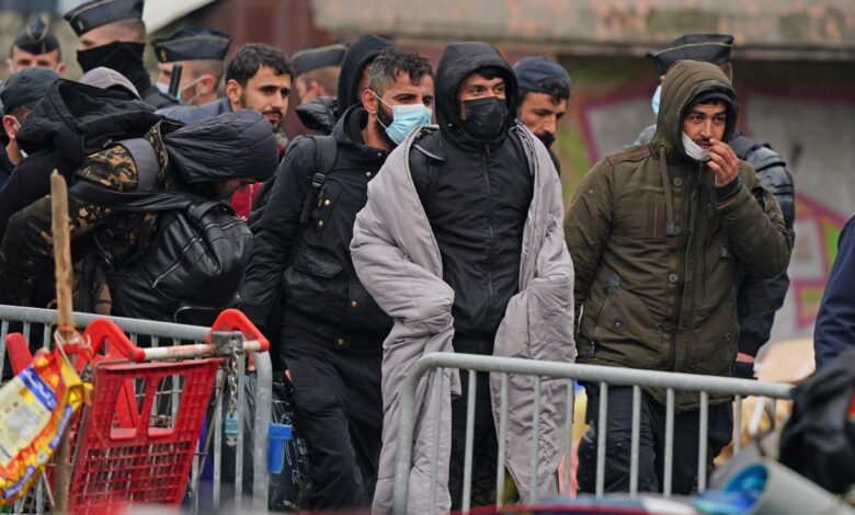 Decathlon suspende la venta de canoas en el norte de Francia ante el temor de que los migrantes las usen para cruzar a Reino Unido