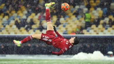 Derrite "Lewangol" la nieve ucraniana con espectacular chilena | Video