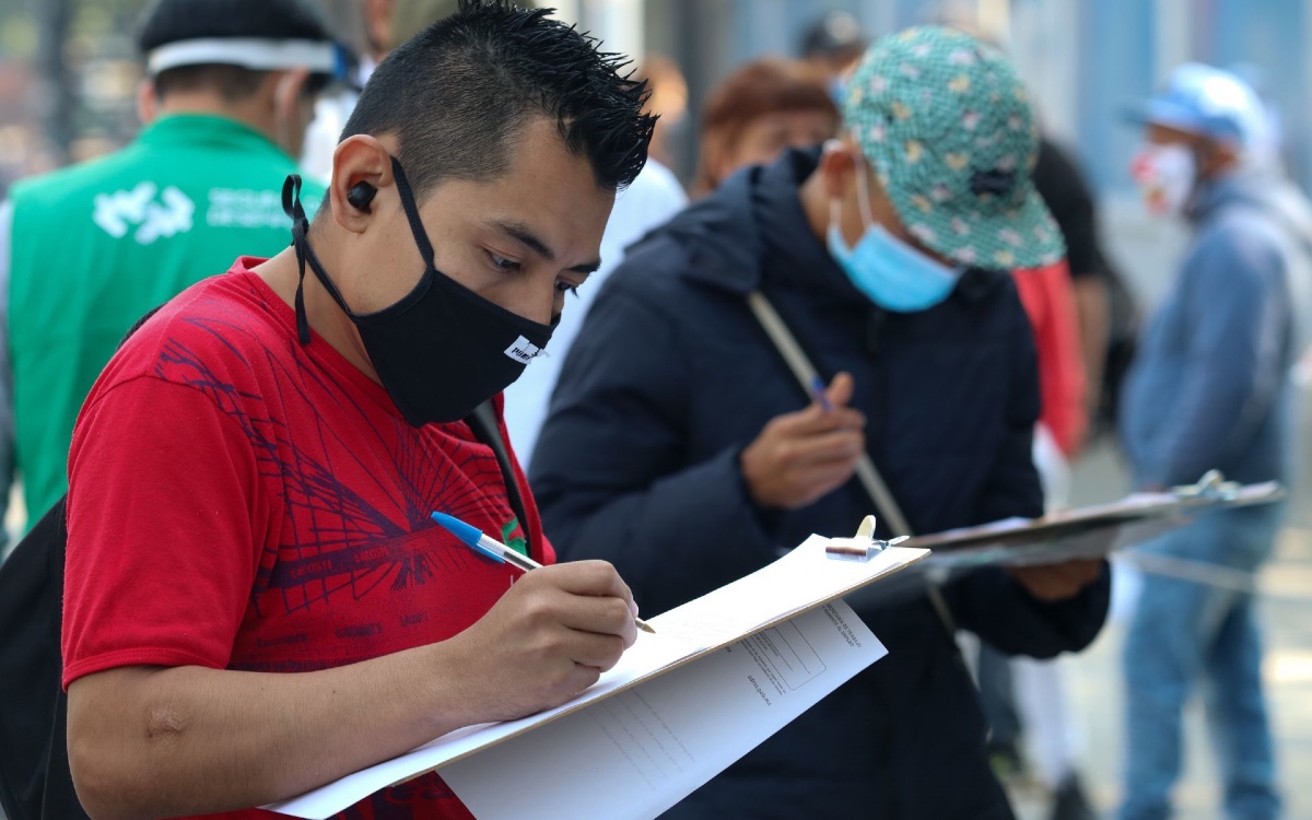 Disminuye desempleo en octubre a 2.3 millones de personas