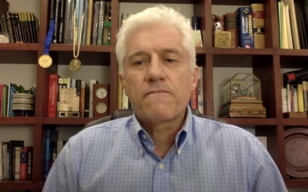 Doctor Macías habla de la nueva variante sudafricana B.1.1.529 del Covid-19 | Video