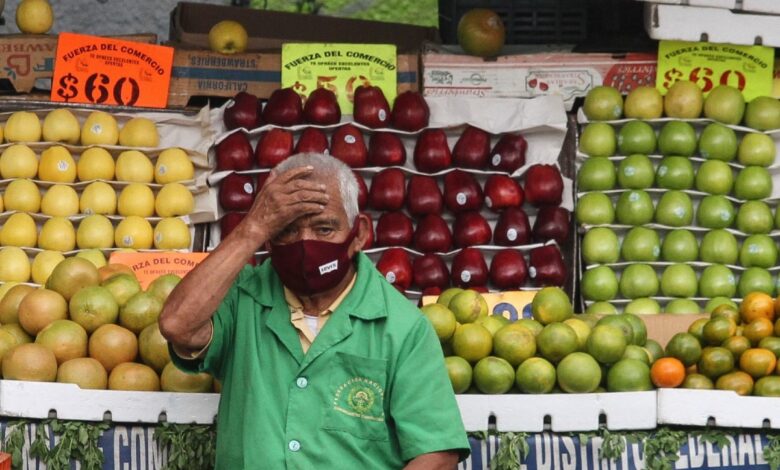 Economía mexicana cae 0.4% en tercer trimestre: INEGI | Video