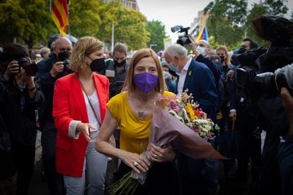 Carme Forcadell, a su salida de prisión en Barcelona, tras ser indultada el pasado junio.
