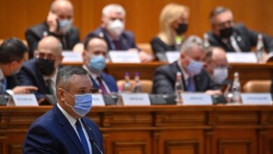 El Parlamento de Rumanía inviste al gobierno de coalición entre liberales y socialdemócratas