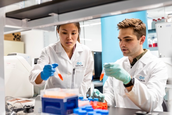 El catálogo de la plataforma de almacenamiento de datos basada en ADN recauda 35 millones de dólares