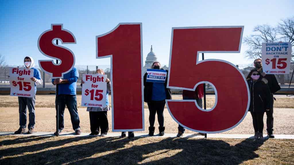 El salario mínimo de $15 para contratistas federales entra en vigencia en enero