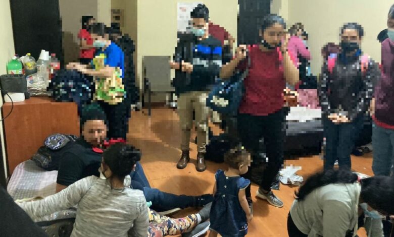 Encuentran a 190 migrantes hacinados en hotel de Apodaca, Nuevo León