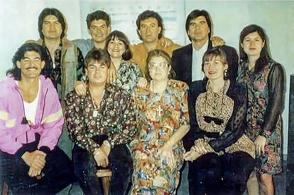 Enedina Arellano en un fotografía familiar con sus hermanos Ramon y Benjamin Arellano Félix.