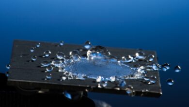 Flite Material Sciences utiliza láseres, no recubrimientos químicos, para mantener el hielo y la oxidación de las superficies.