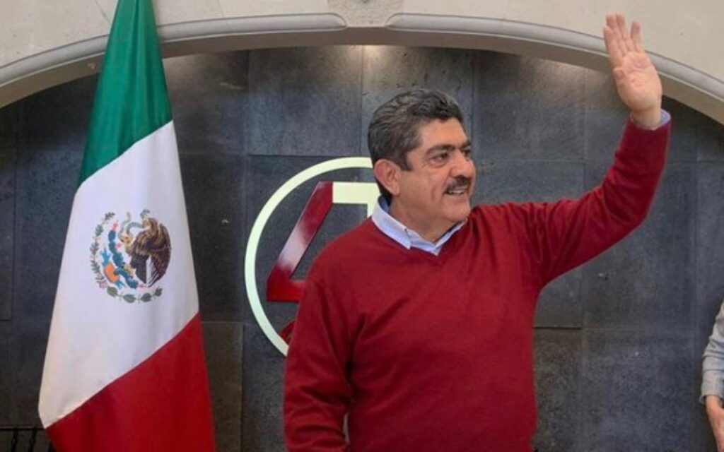 Hace Espino spot para afiliarse a Morena... y lo tunden en redes