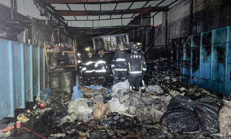 Incendio en bodega en Iztapalapa provoca la evacuación de 400 personas; no hay lesionados