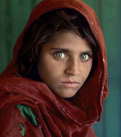 Sharbat Gula, retratada por Steve McCurry en 1984.