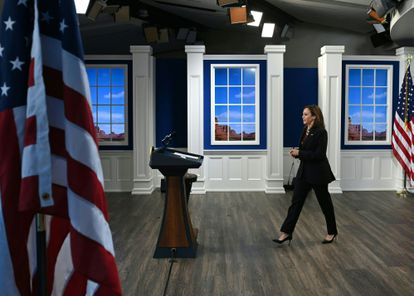 La vicepresidenta Kamala Harris en el Auditorio de la Corte del Sur en el Edificio de la Oficina Ejecutiva de Eisenhower en la Casa Blanca.