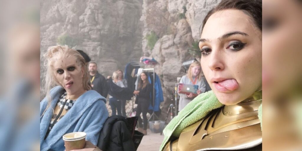 La foto de Wonder Woman 1984 BTS muestra a Gal Gadot y Kristen Wiig durante la pelea