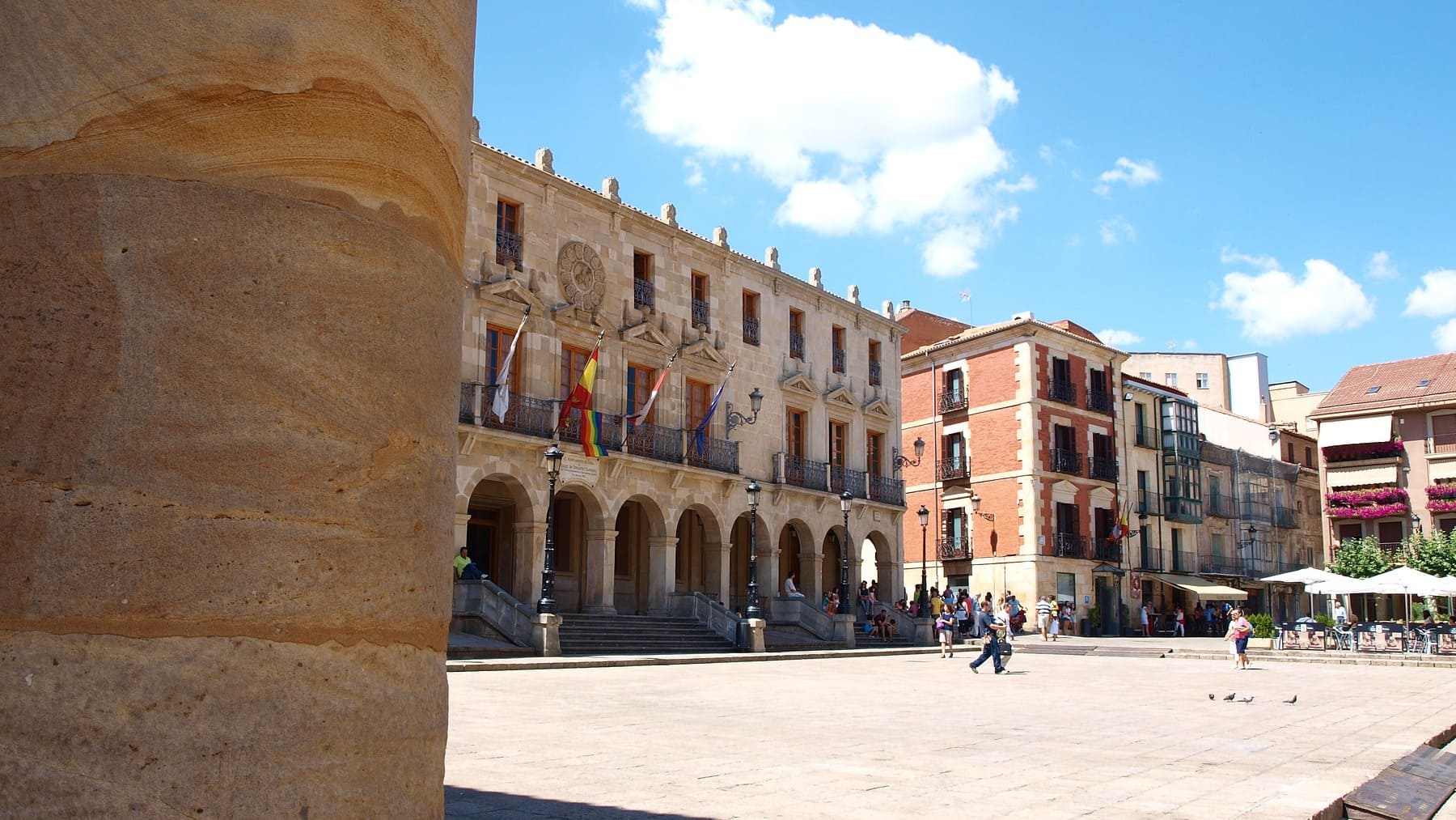 Las 5 ciudades menos pobladas de España