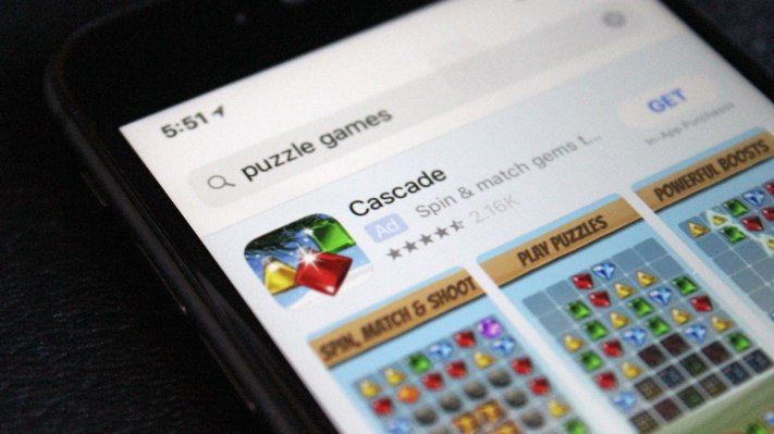 Apple presenta un nuevo producto publicitario de pago por instalación llamado Search Ads Basic