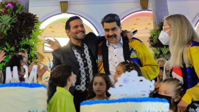 Maduro festeja con mariachi sus 59 años; Montero le canta 'Las Mañanitas' y 'El Rey'