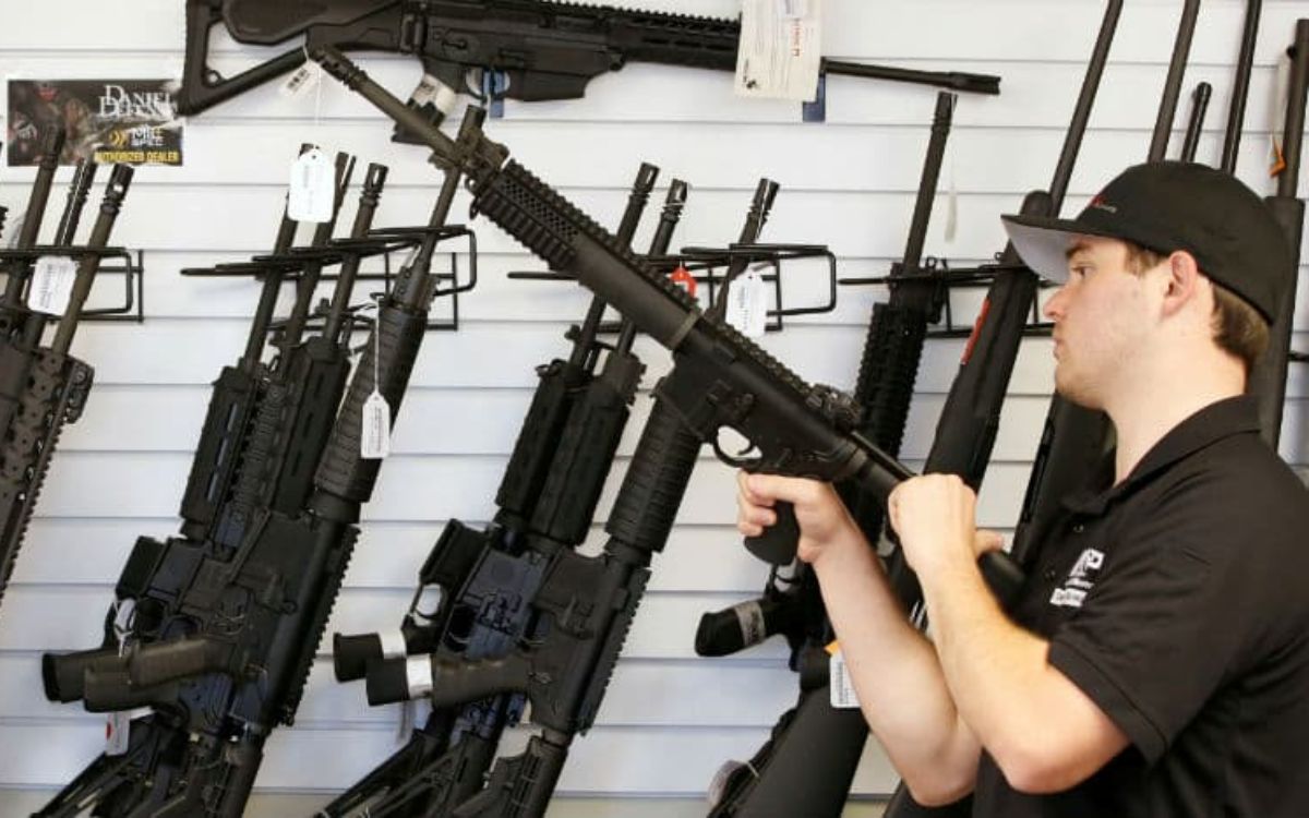 México y EU acuerdan estrategia para procesar a traficantes de armas