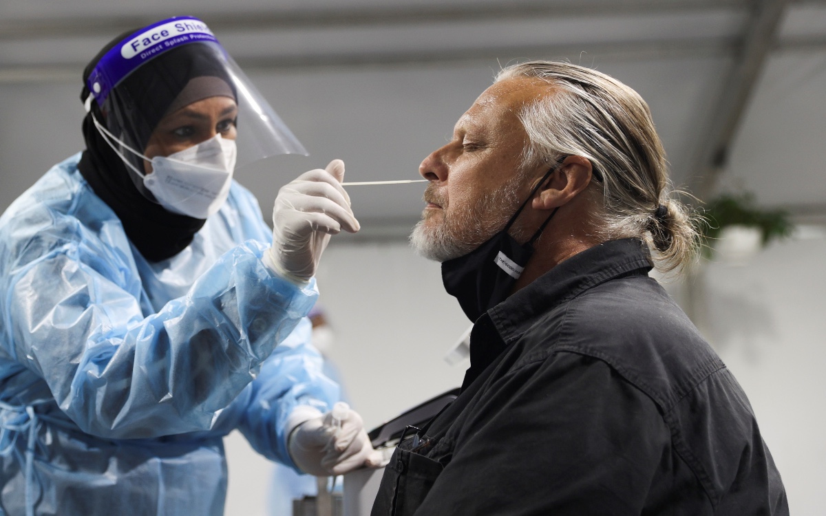 Por casos de ómicron, Australia retrasa reapertura de la frontera