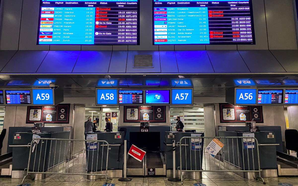 Preocupación por nueva variante del Covid provoca más restricciones de viaje al sur de África