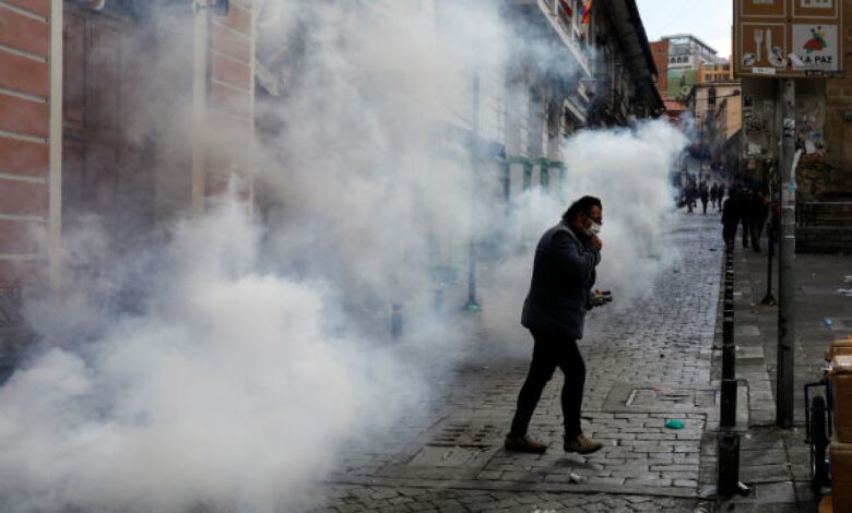 Procesan a coronel boliviano por tráfico de gases para reprimir protestas sociales