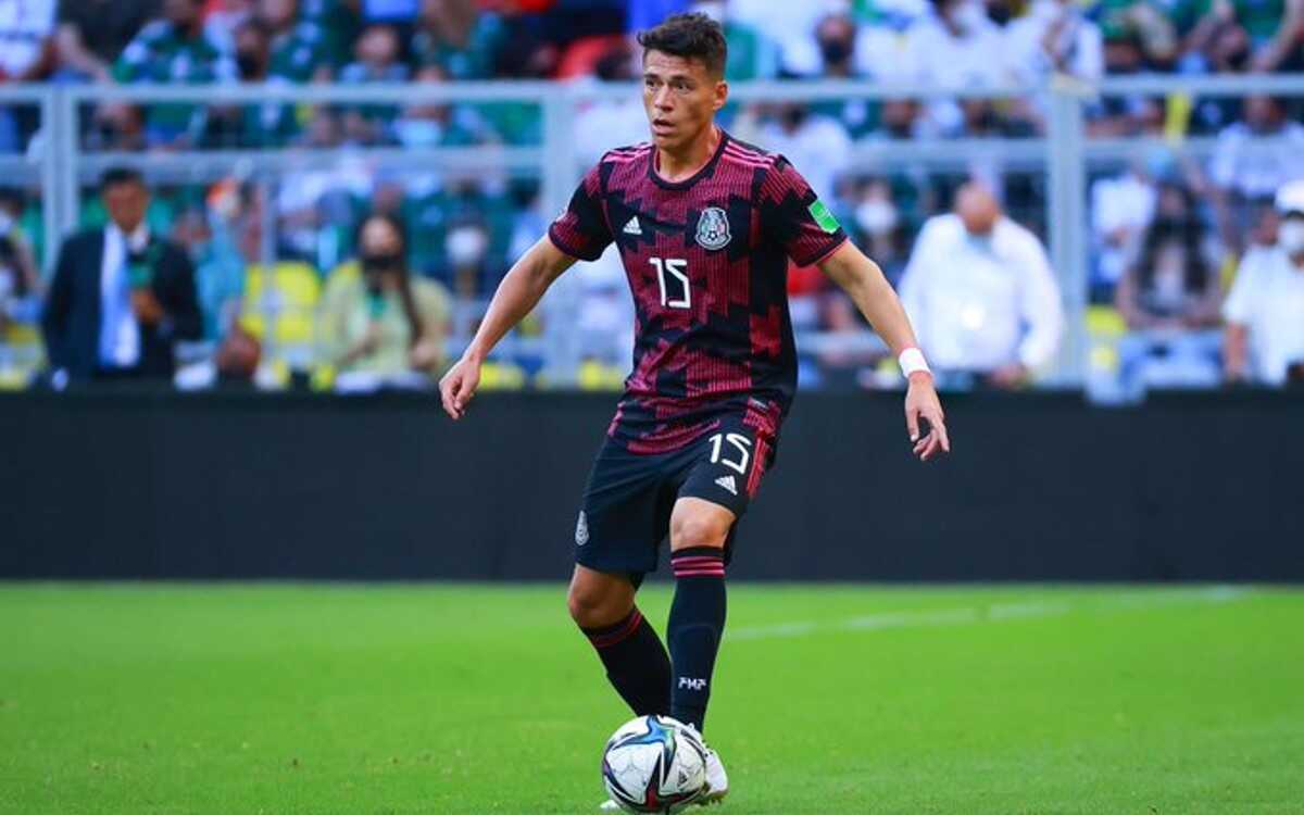 Se baja Héctor Moreno del avión para Edmonton | Tuit