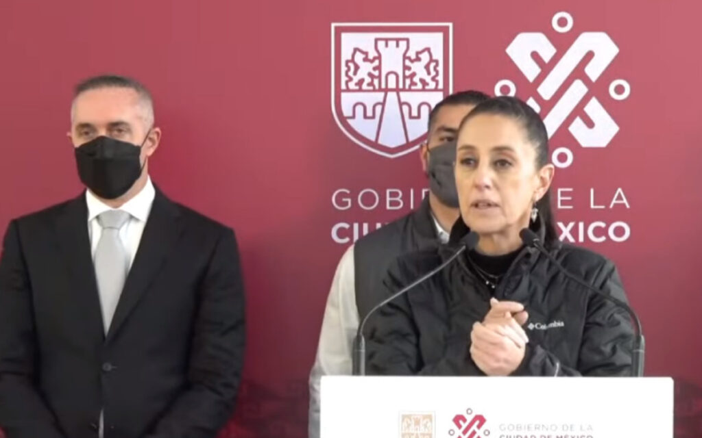 Se refuerza vigilancia en el AICM, pero no hay alerta por Ómicron: Sheinbaum