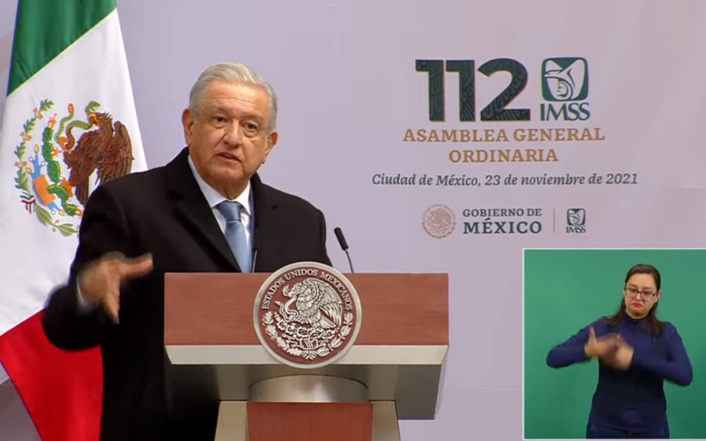 'Si es necesario', fuerzas armadas distribuirán medicamentos: AMLO