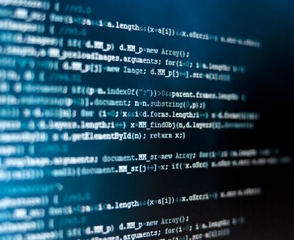 Una pantalla con código fuente.