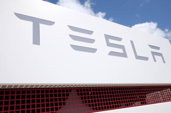 Tesla agrega a James Murdoch y Linda Johnson Rice a su directorio