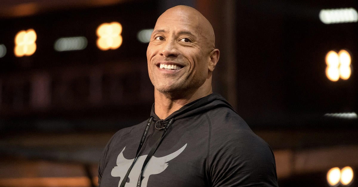 The Rock celebra el premio al campeón del pueblo ganador